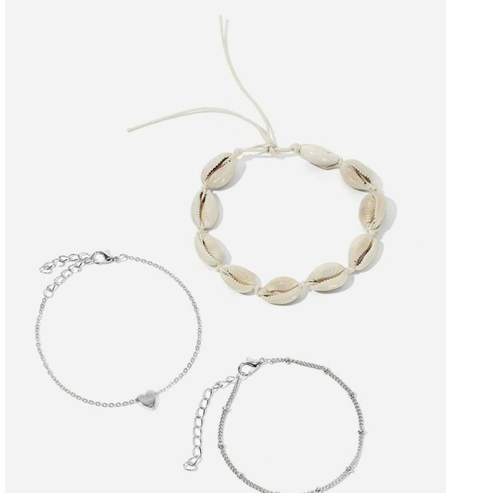 RESTOCK ๐จ Shell & Heart Charm Ankle Bracelet Set - Picture 3 of 5